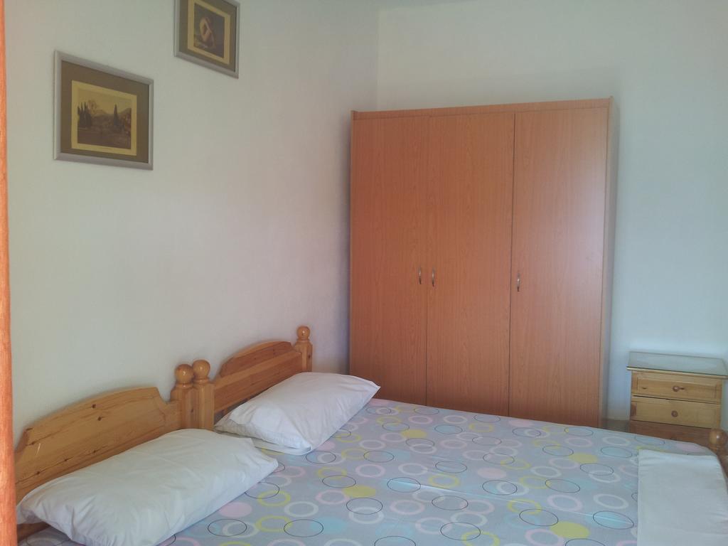 Guest House And Tavern Leo Saranda Kültér fotó
