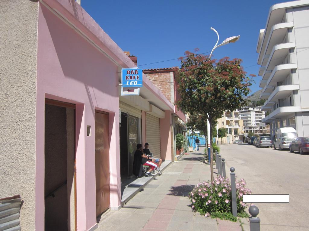 Guest House And Tavern Leo Saranda Kültér fotó