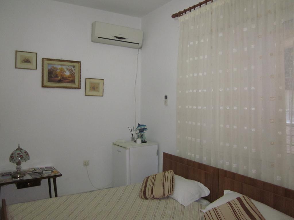 Guest House And Tavern Leo Saranda Kültér fotó